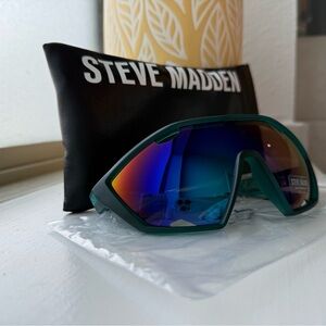 Steve Madden DANE Teal Green Sunglasses Stylish Accessory